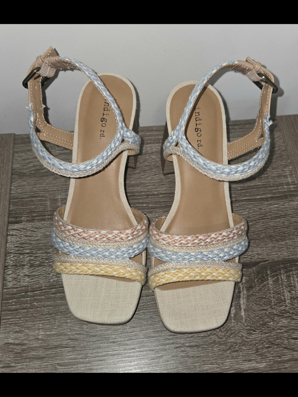 Indigo Rd Women's Size 8.5 Multicolor Avenelle Wedge Heel Sandals SEE PICTURES.